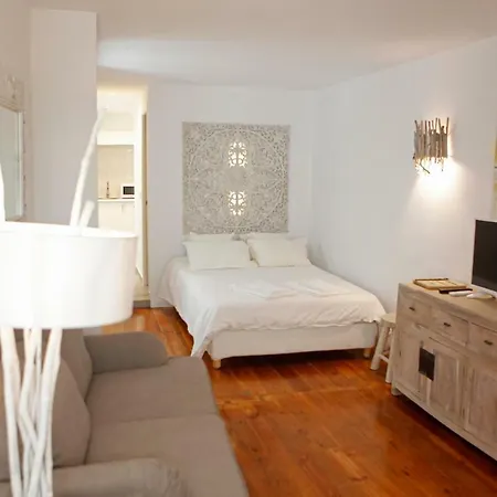 Old Fence - By Mayoral