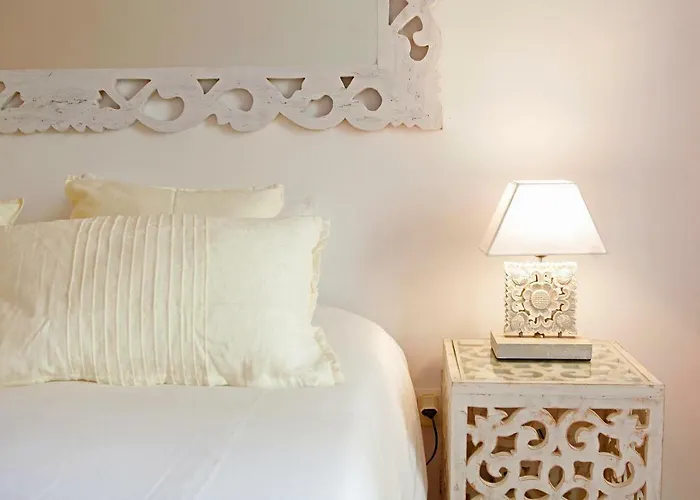 Apartment Old Fence - By Mayoral